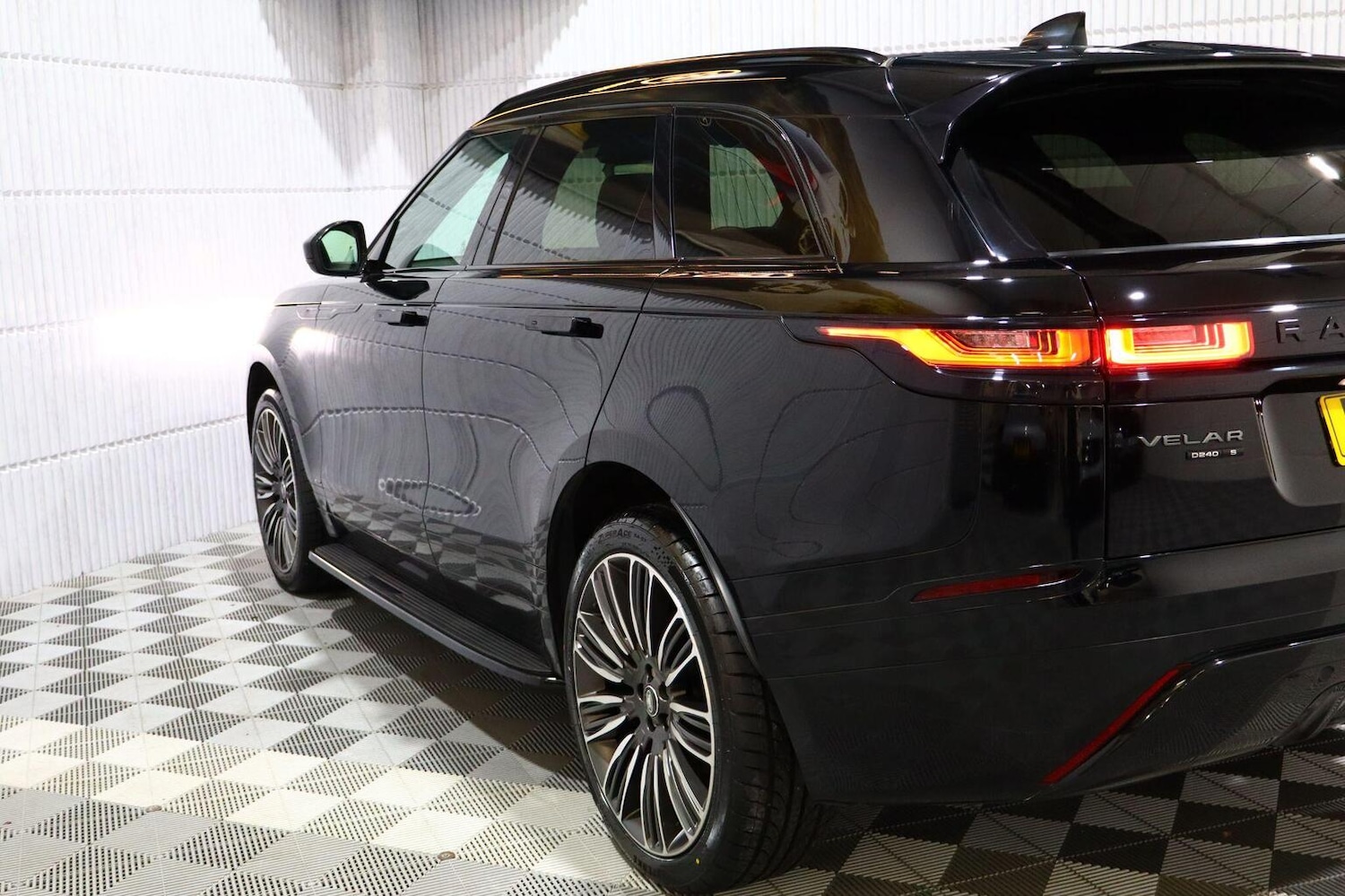 Used Land Rover Range Rover Velar 2018 for sale - 76769787: Photo 33