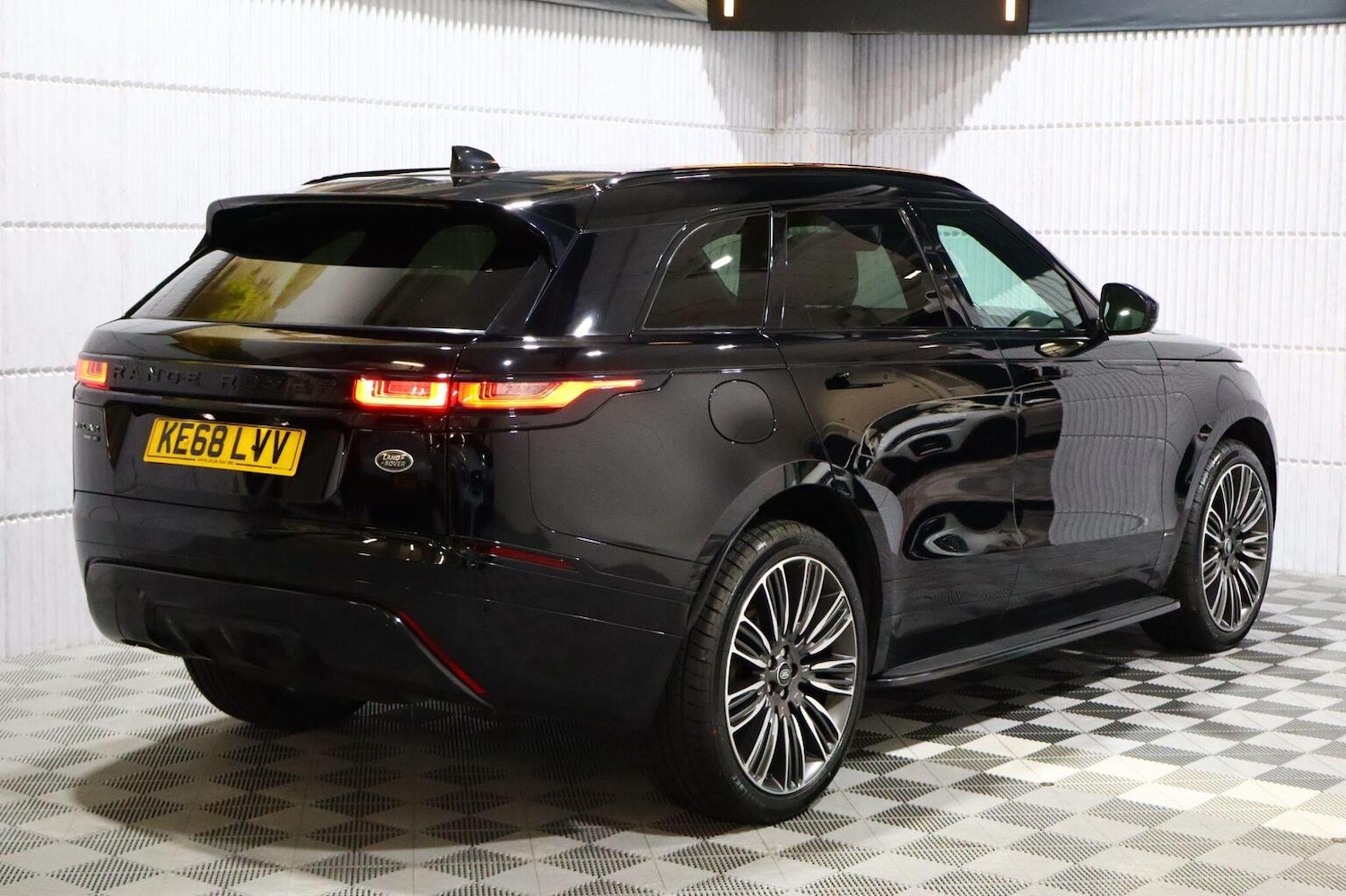 Used Land Rover Range Rover Velar 2018 for sale - 76769787: Photo 5