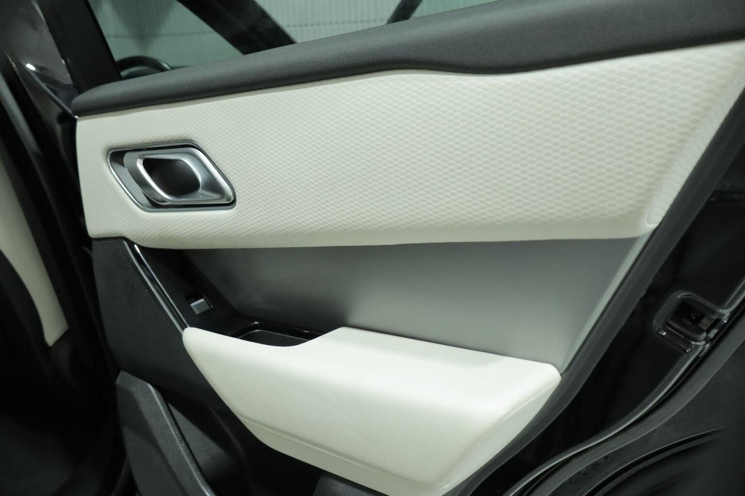 Used Land Rover Range Rover Velar 2018 for sale - 76769787: Photo 60