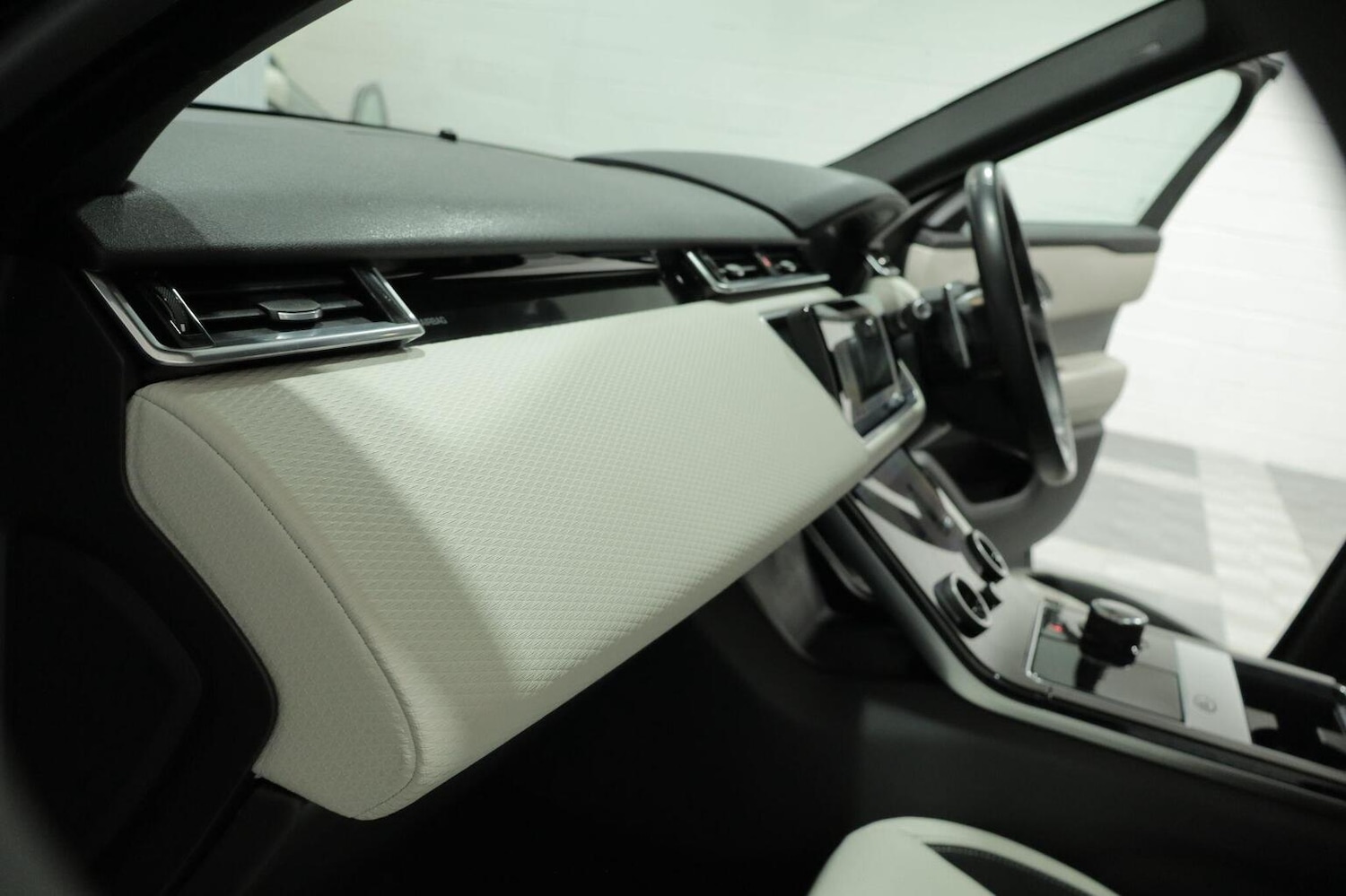 Used Land Rover Range Rover Velar 2018 for sale - 76769787: Photo 72