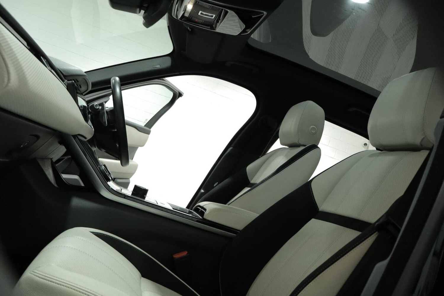 Used Land Rover Range Rover Velar 2018 for sale - 76769787: Photo 74