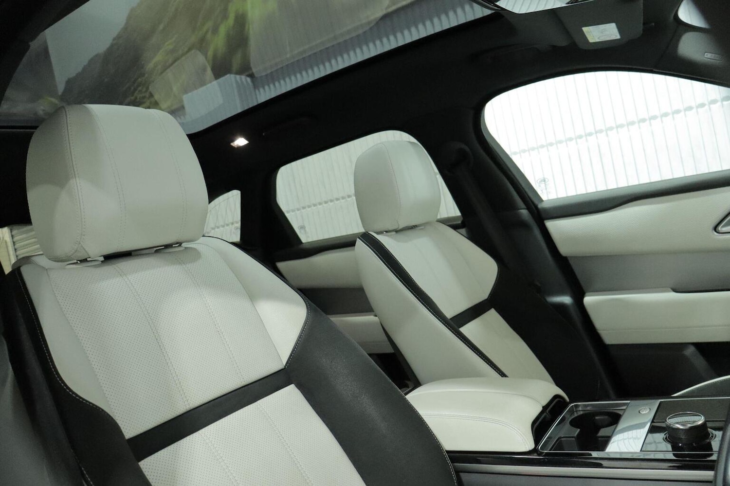 Used Land Rover Range Rover Velar 2018 for sale - 76769787: Photo 75