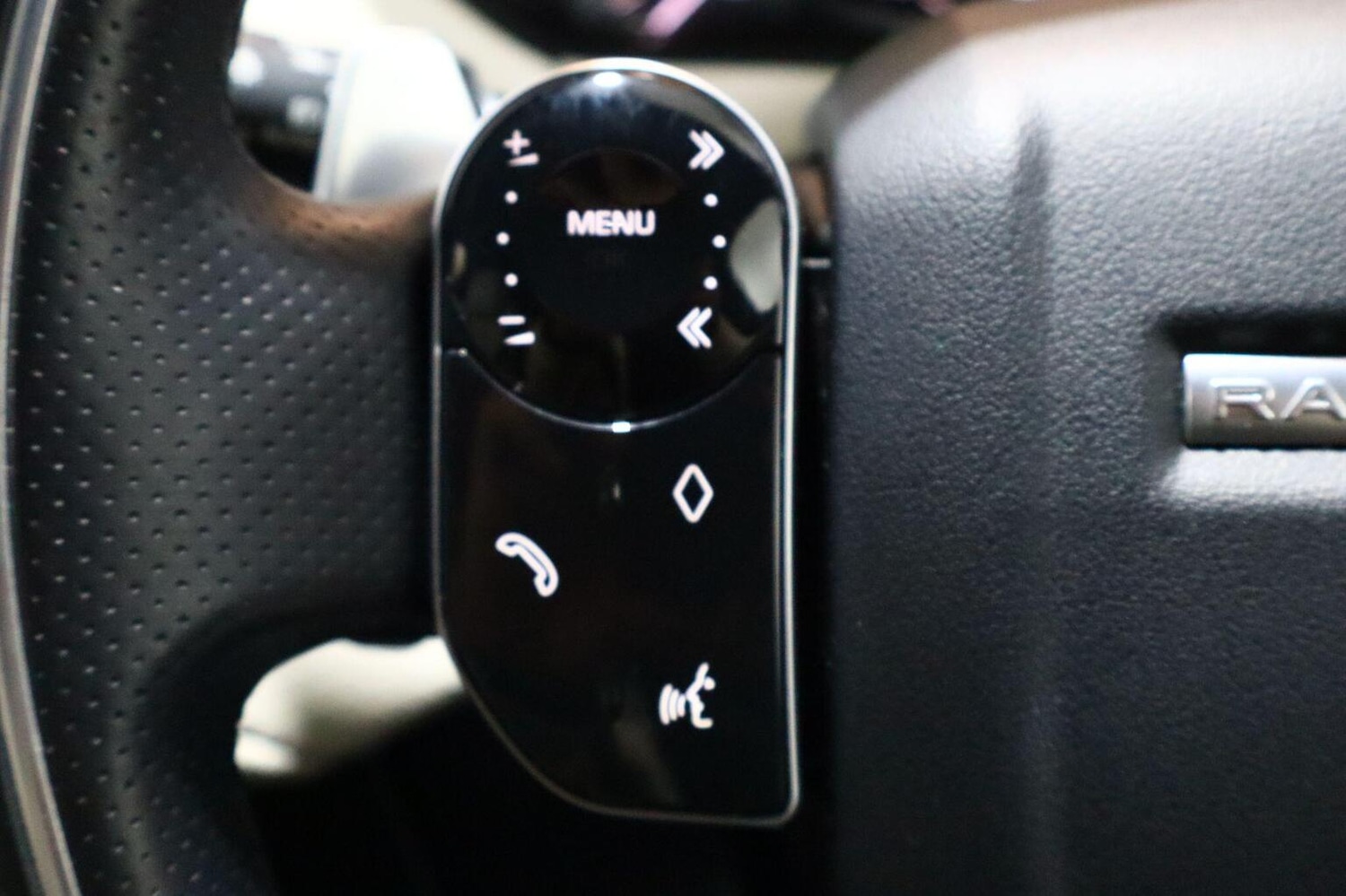 Used Land Rover Range Rover Velar 2018 for sale - 76769787: Photo 8