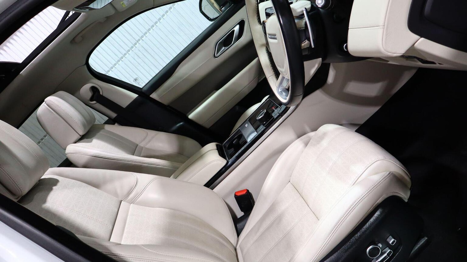 Used Land Rover Range Rover Velar 2019 for sale - 77129619: Photo 3