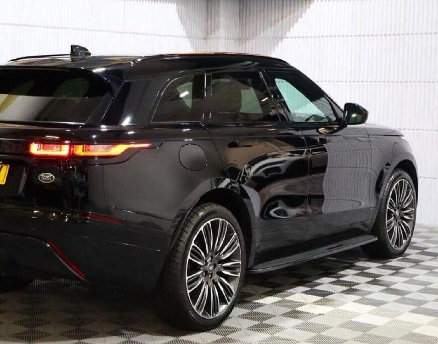 Used Land Rover Range Rover Velar 2023 for sale - 77749825: Photo 4