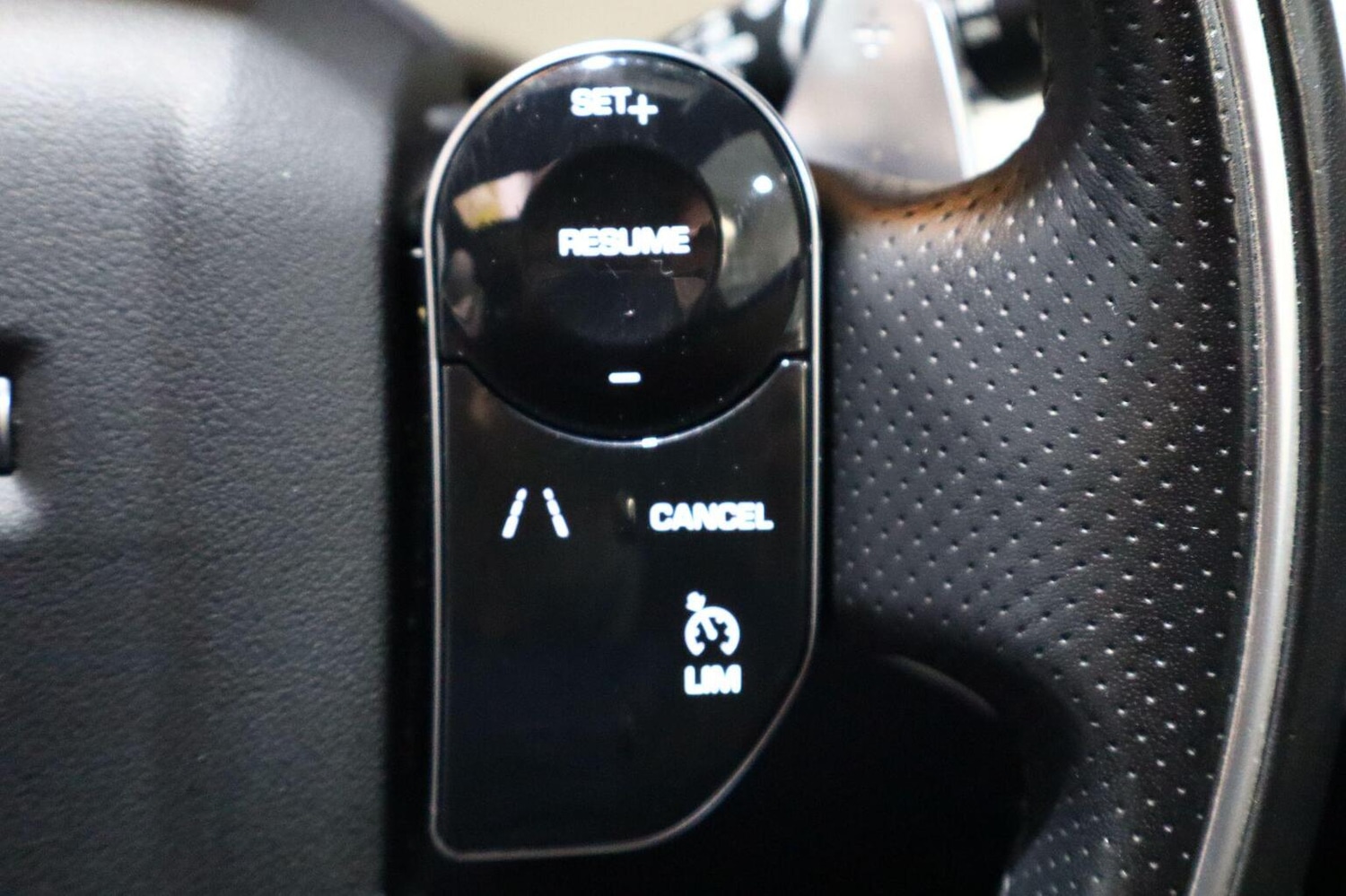 Used Land Rover Range Rover Velar 2018 for sale - 77008107: Photo 12