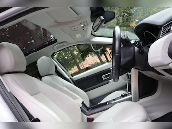 Used Land Rover Discovery Sport 2017 for sale - 79302208: Photo