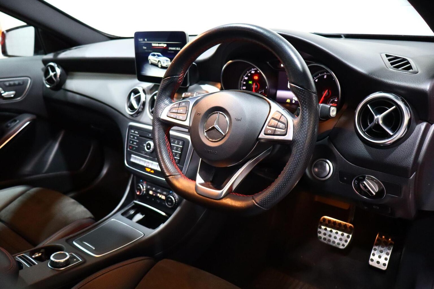 Used Mercedes-Benz GLA 2018 for sale - 76884869: Photo 9