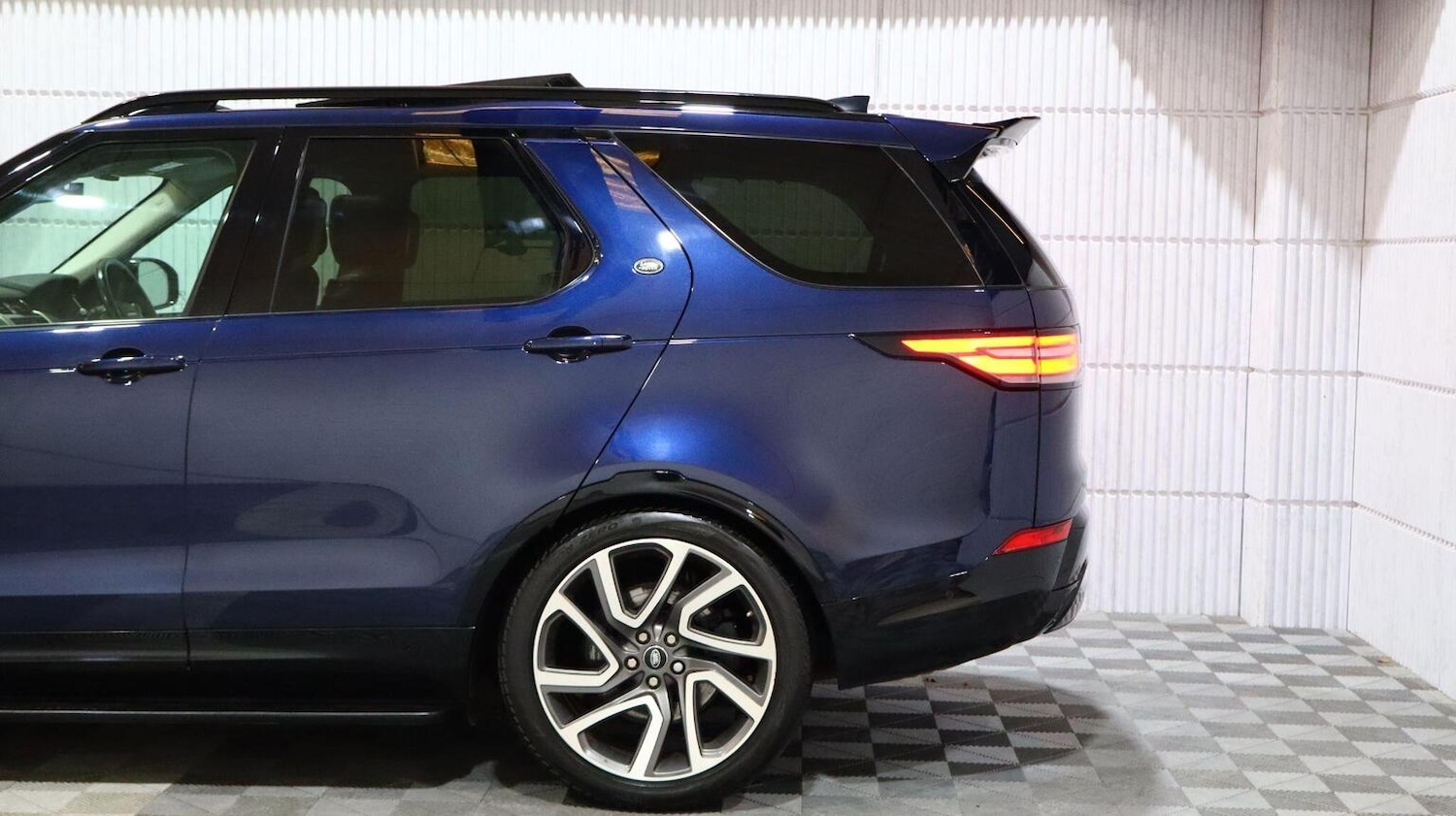 Used Land Rover Discovery 2019 for sale - 78070456: Photo 19