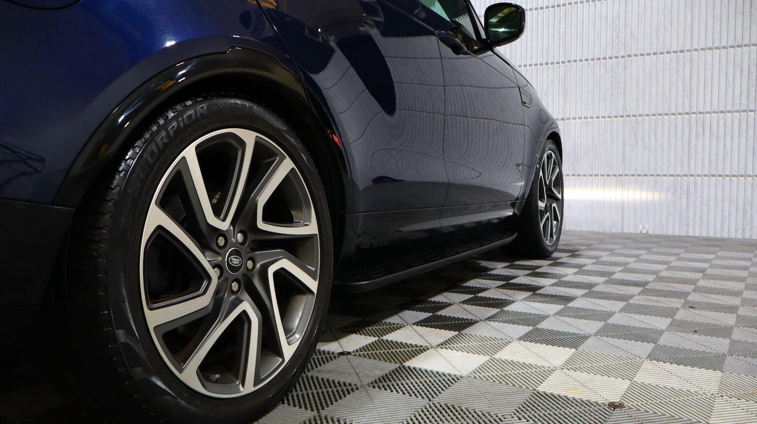 Used Land Rover Discovery 2019 for sale - 78070456: Photo 51