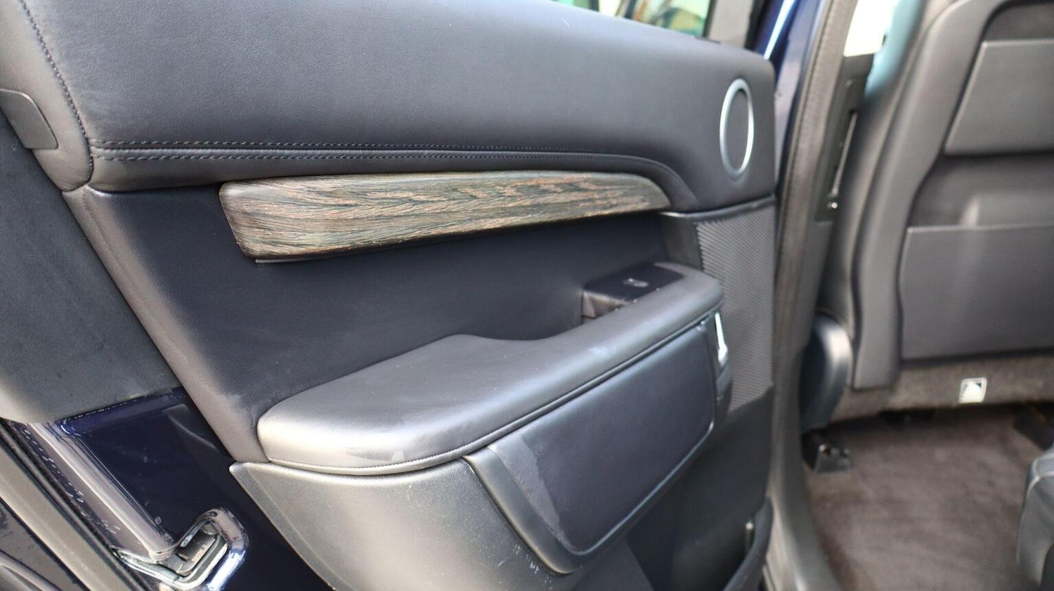 Used Land Rover Discovery 2019 for sale - 78070456: Photo 81