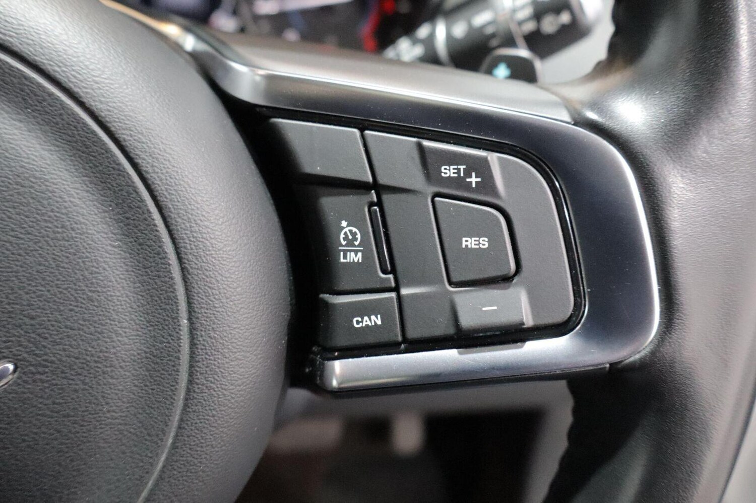 Used Jaguar F-Pace 2018 for sale - 76968584: Photo 12