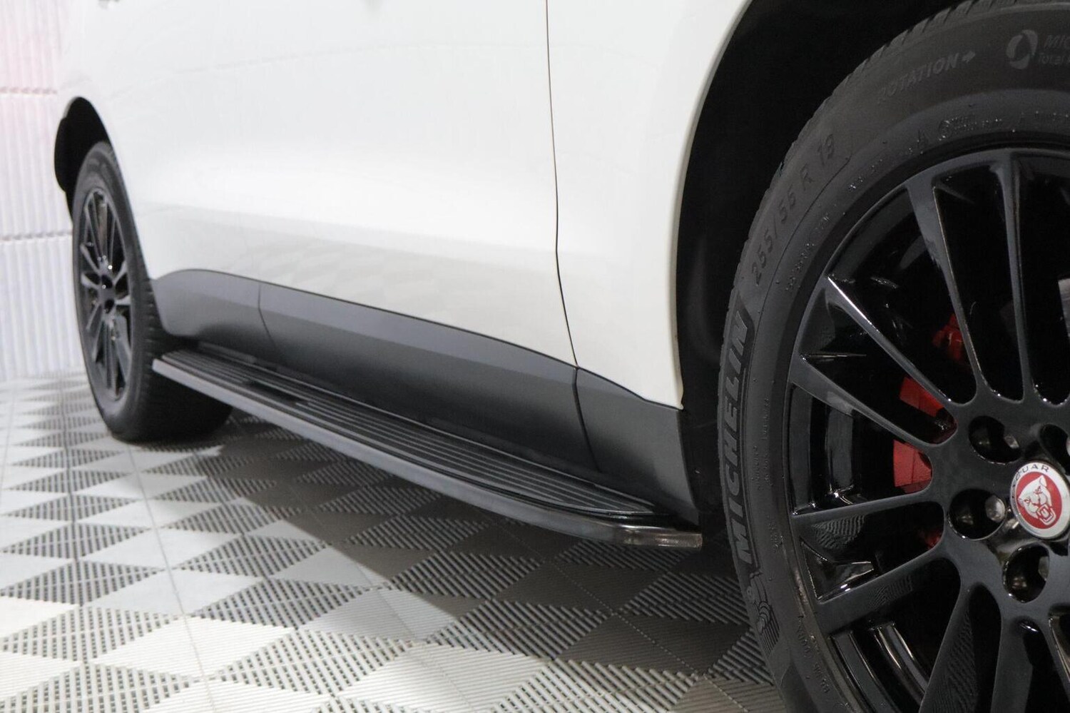 Used Jaguar F-Pace 2018 for sale - 76968584: Photo 15