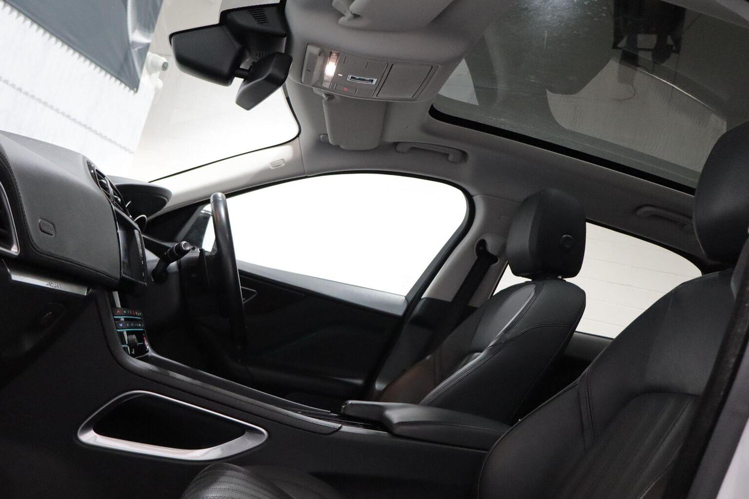 Used Jaguar F-Pace 2018 for sale - 76968584: Photo 23