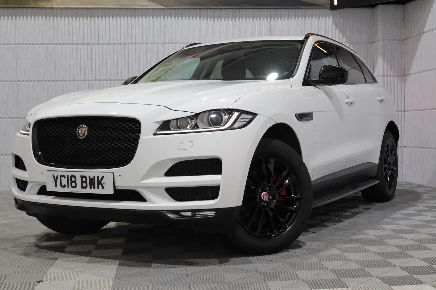 Used Jaguar F-Pace 2018 for sale - 76968584: Photo 28