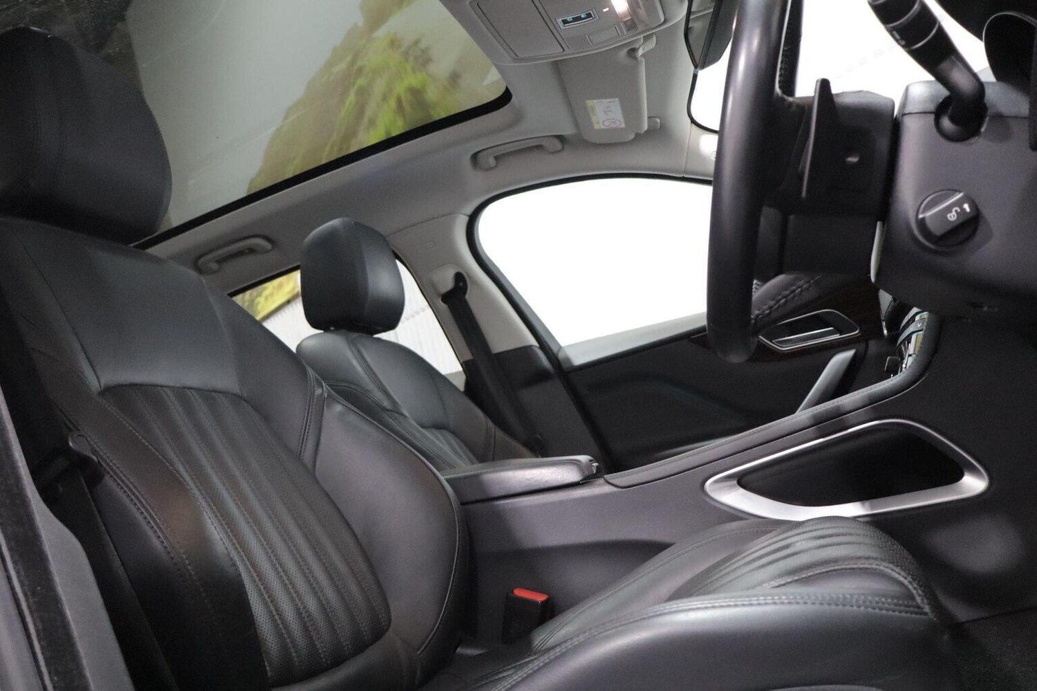 Used Jaguar F-Pace 2018 for sale - 76968584: Photo 9