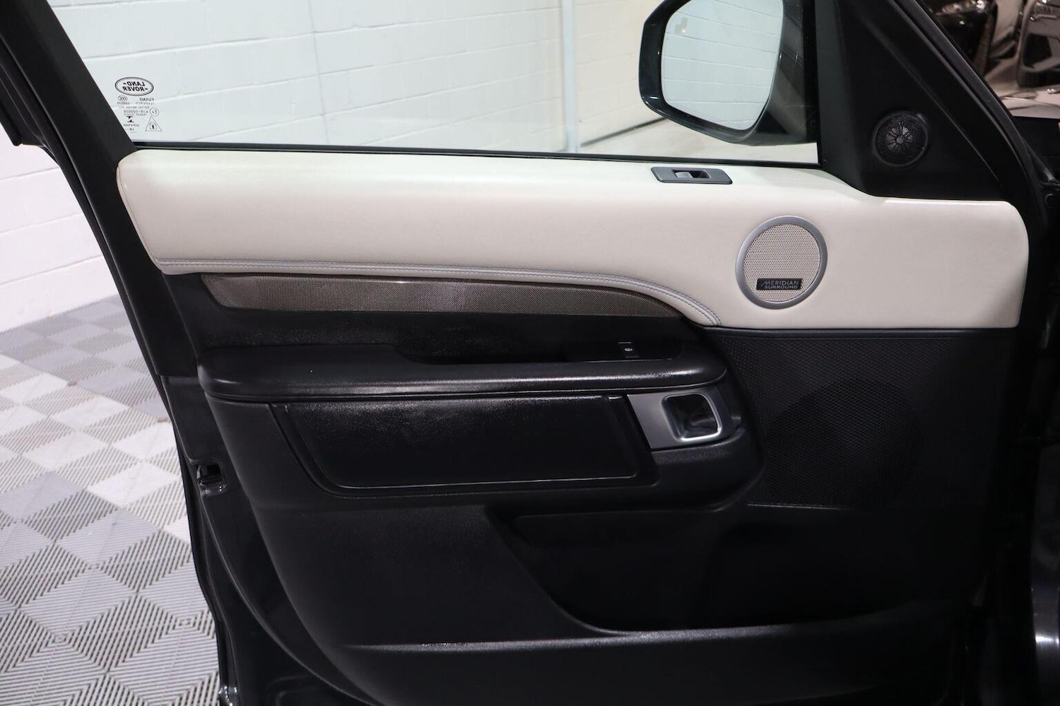 Used Land Rover Discovery 2019 for sale - 76412228: Photo 18