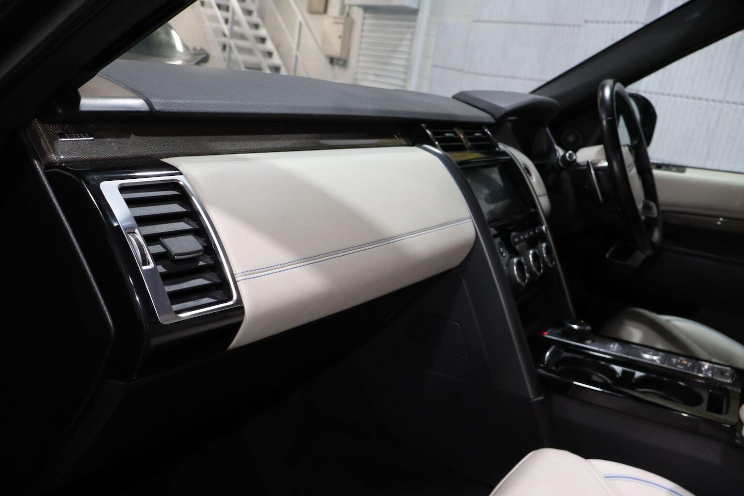 Used Land Rover Discovery 2019 for sale - 76412228: Photo 19