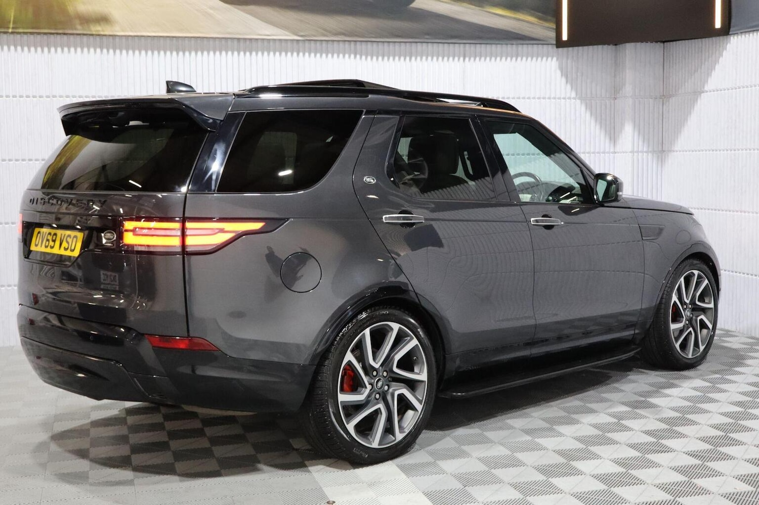 Used Land Rover Discovery 2019 for sale - 76412228: Photo 5