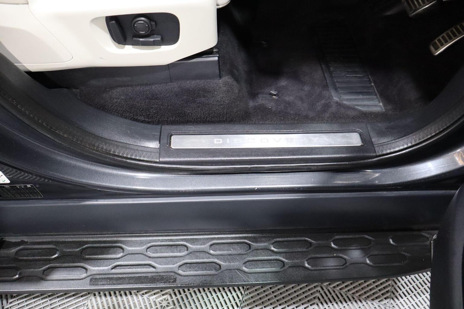 Used Land Rover Discovery 2019 for sale - 76412228: Photo 52