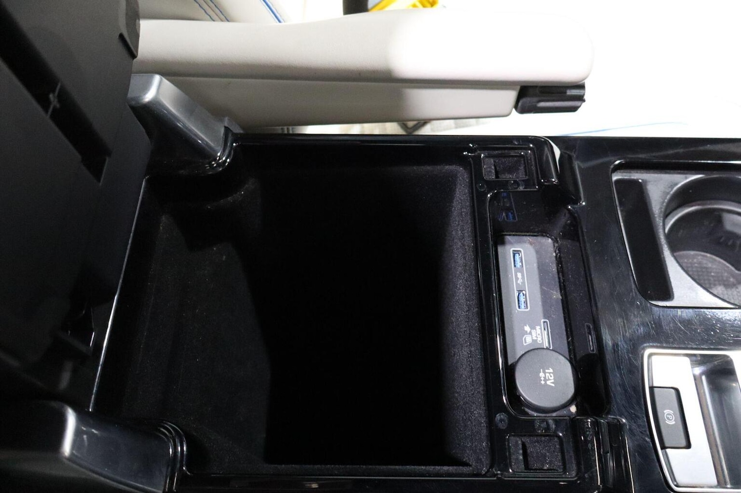 Used Land Rover Discovery 2019 for sale - 76412228: Photo 56