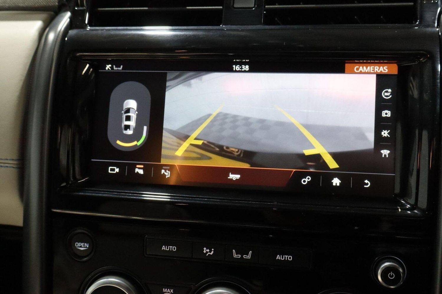 Used Land Rover Discovery 2019 for sale - 76412228: Photo 66