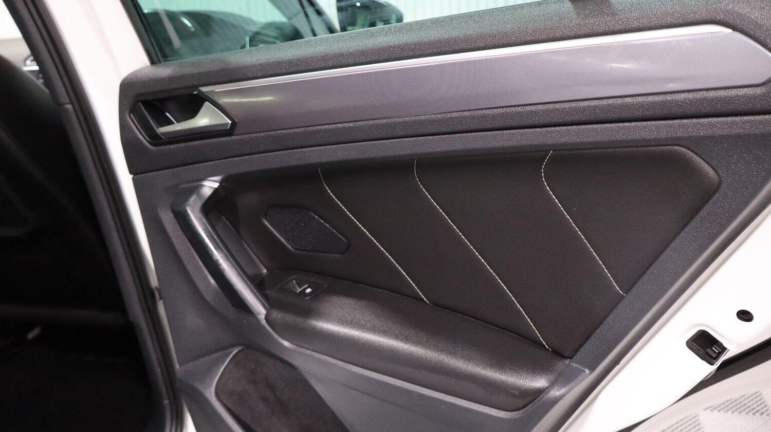 Used Volkswagen Tiguan 2018 for sale - 77774811: Photo 40