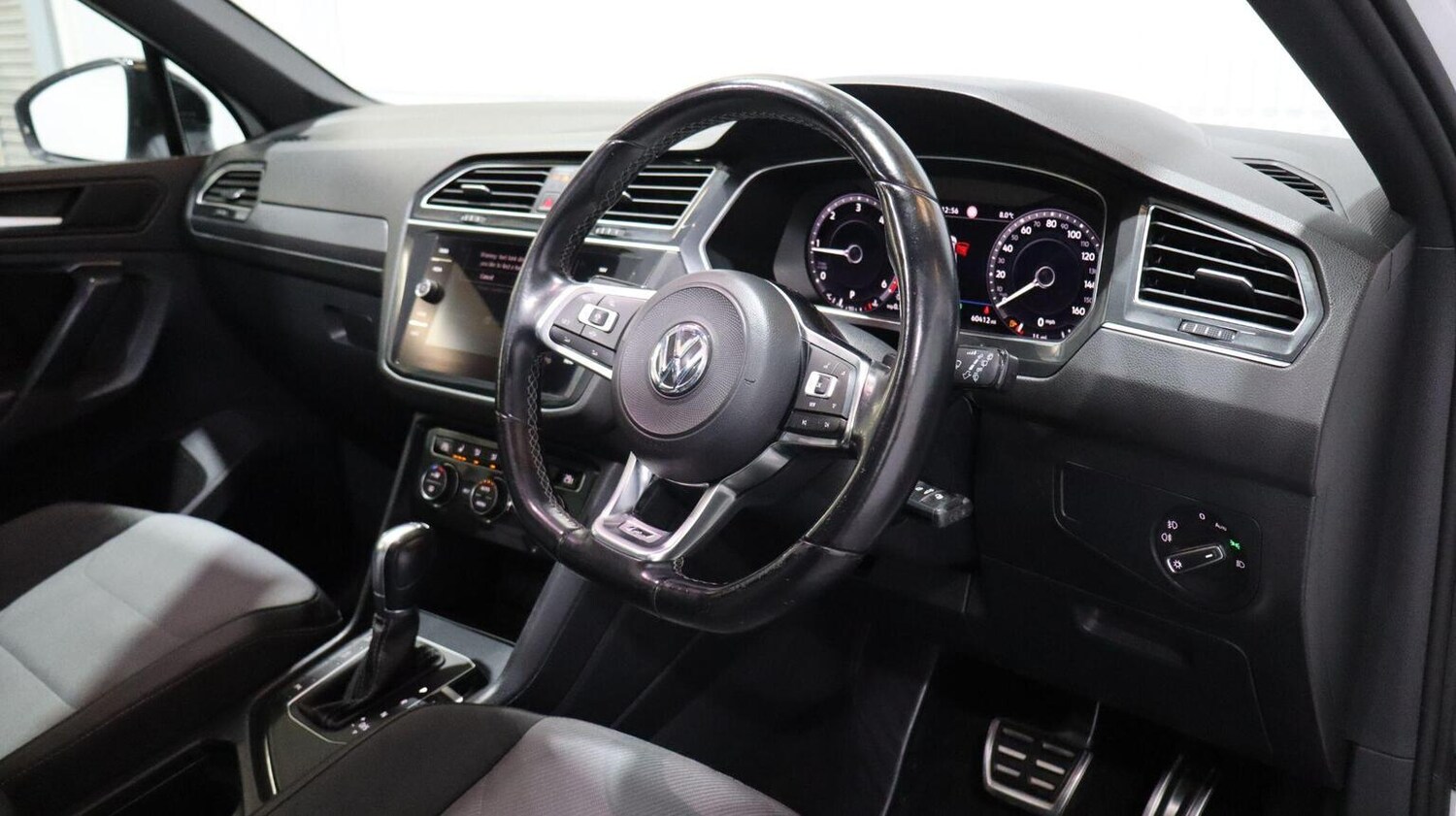 Used Volkswagen Tiguan 2018 for sale - 77774811: Photo 42