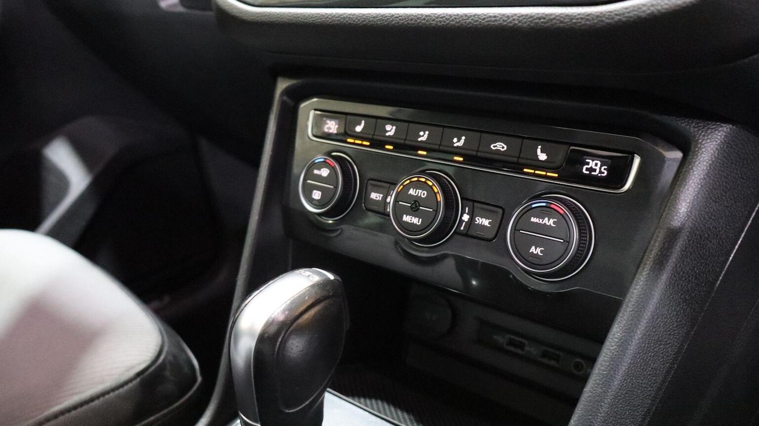 Used Volkswagen Tiguan 2018 for sale - 77774811: Photo 43