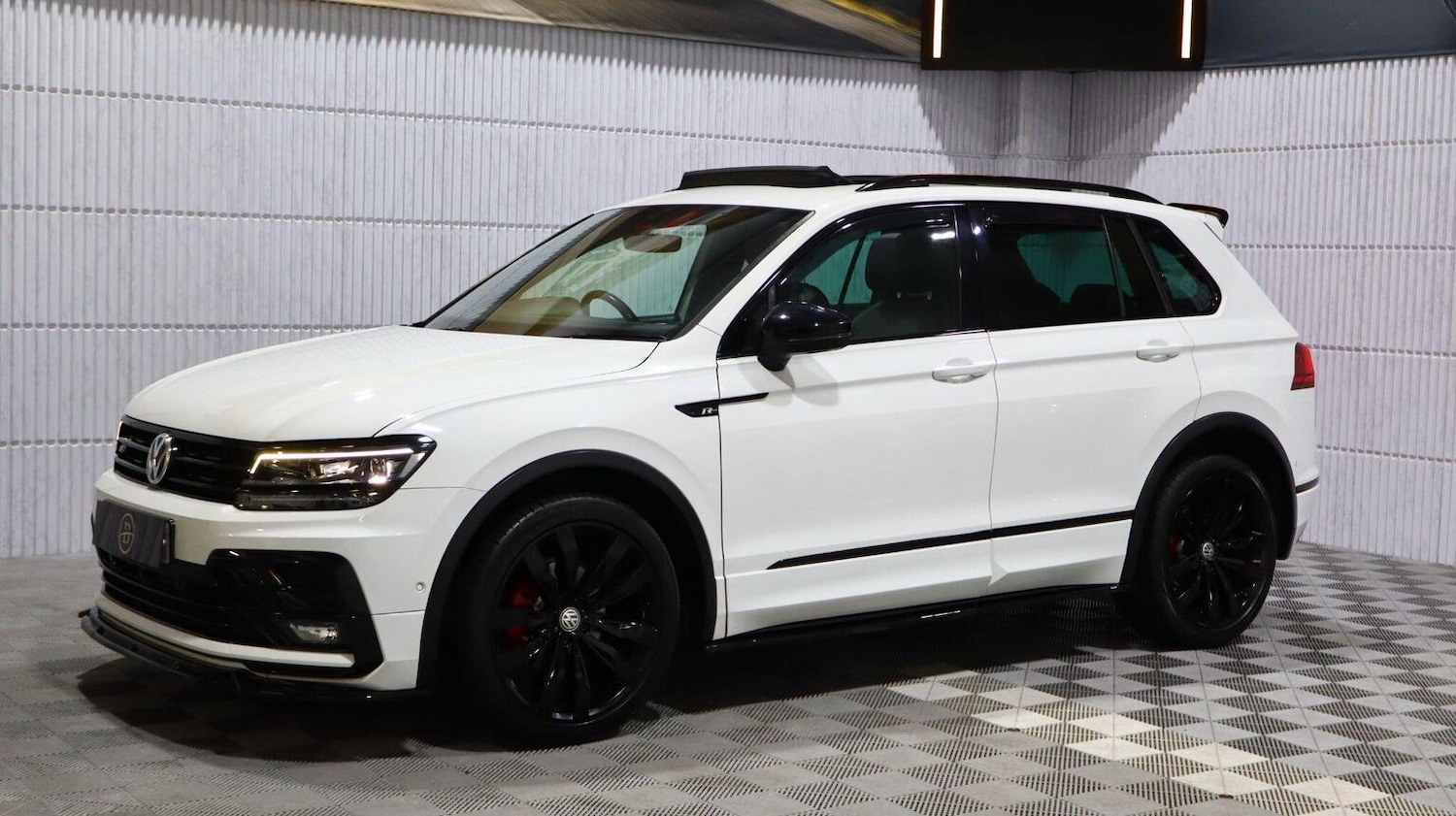 Used Volkswagen Tiguan 2018 for sale - 77774811: Photo 6