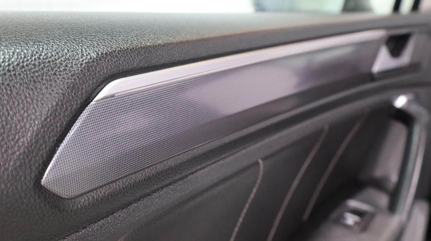 Used Volkswagen Tiguan 2018 for sale - 77774811: Photo 61