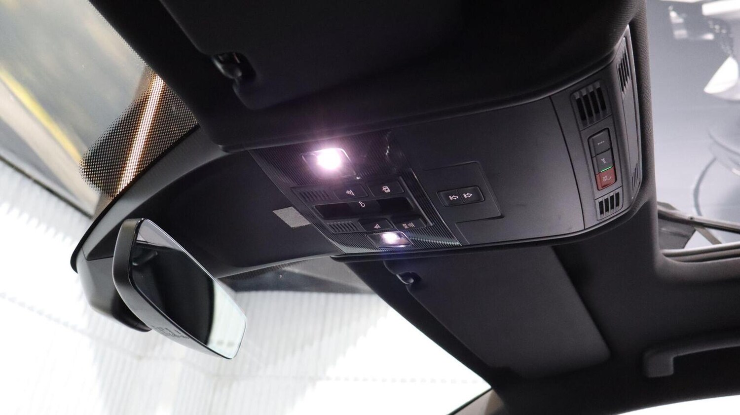 Used Volkswagen Tiguan 2018 for sale - 77774811: Photo 65