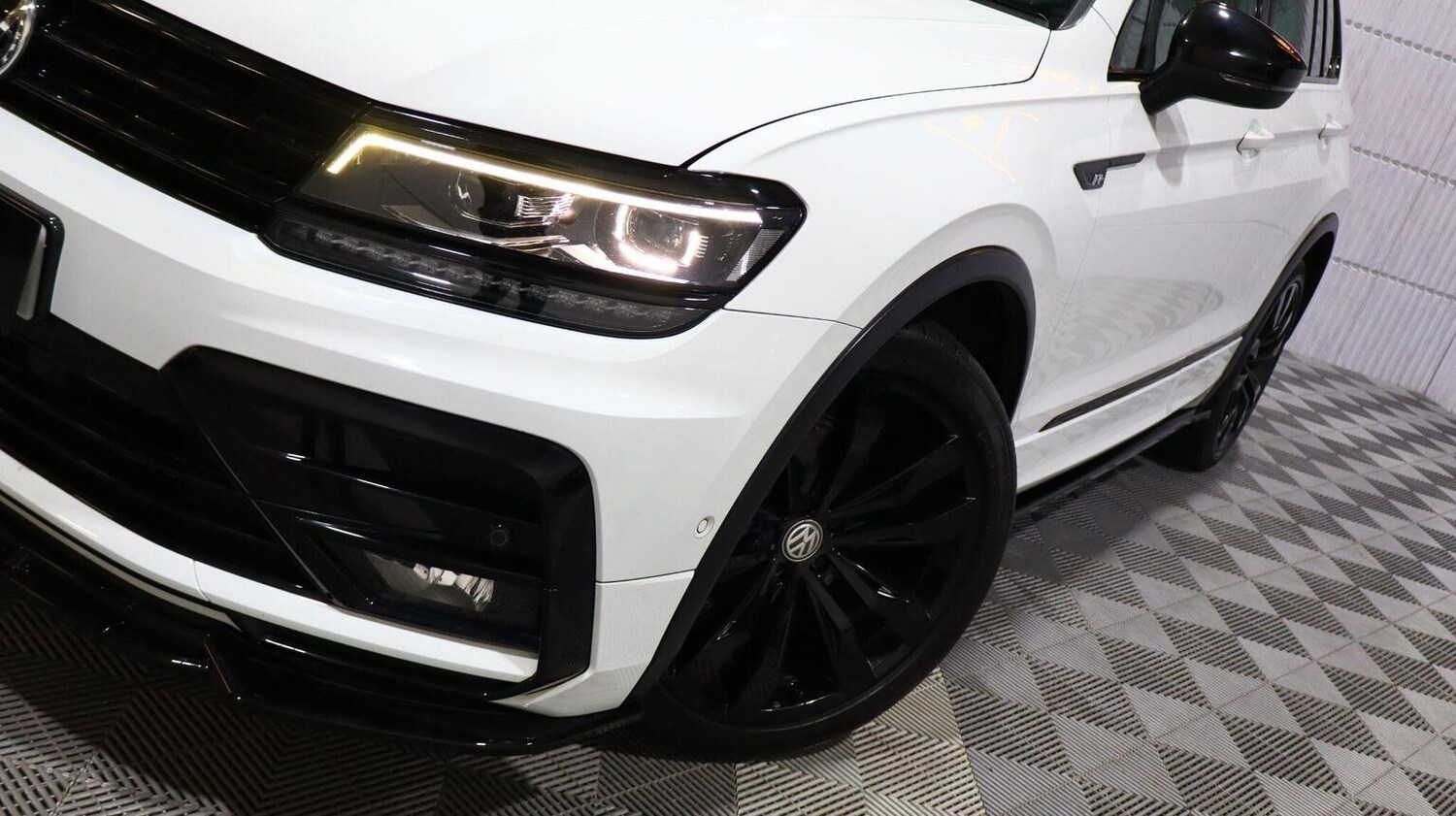 Used Volkswagen Tiguan 2018 for sale - 77774811: Photo 89