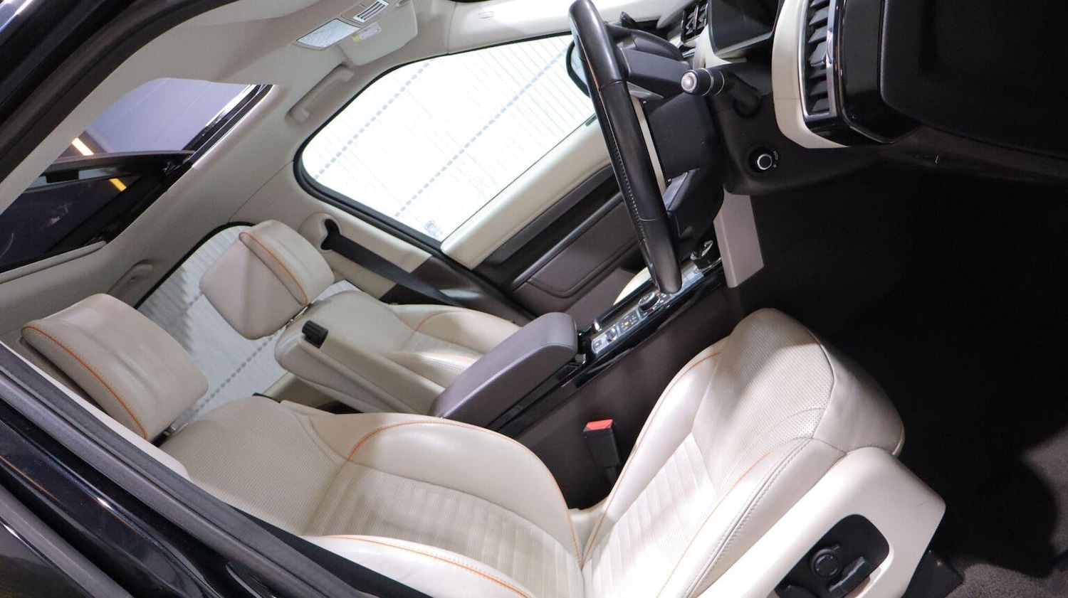 Used Land Rover Discovery 2018 for sale - 77968673: Photo 3