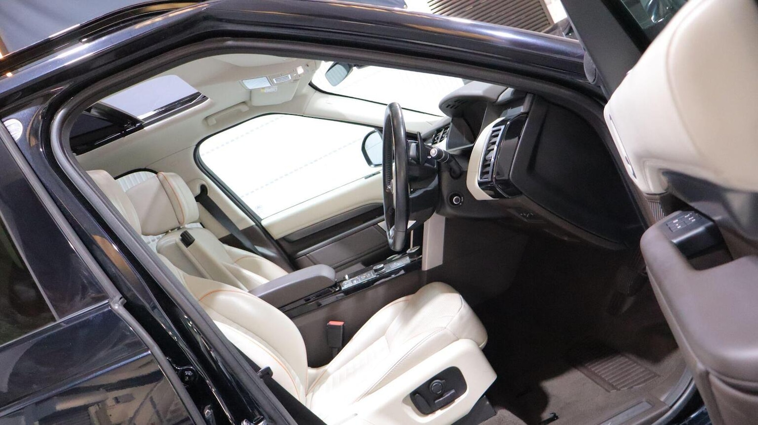 Used Land Rover Discovery 2018 for sale - 77968673: Photo 48