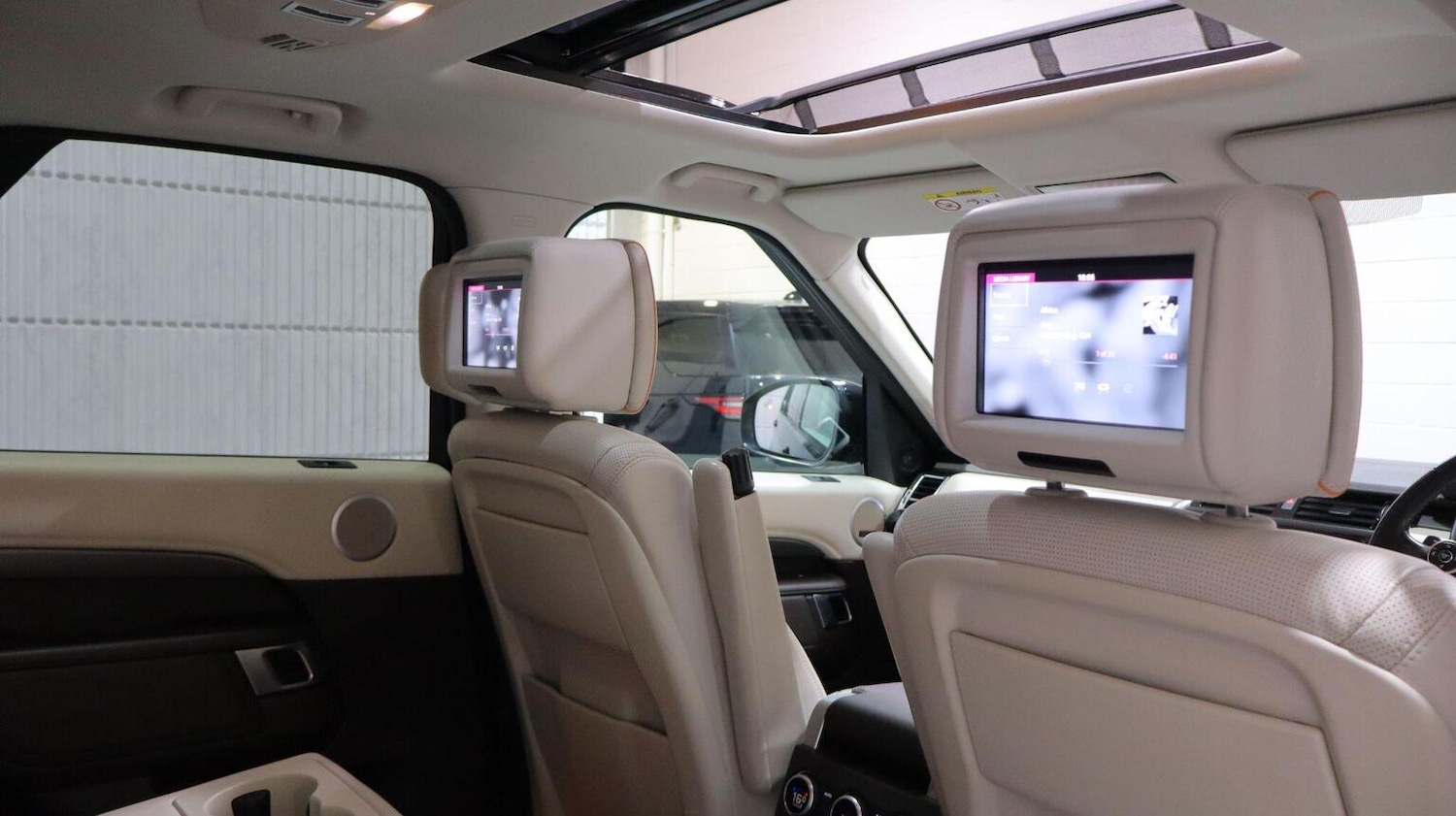 Used Land Rover Discovery 2018 for sale - 77968673: Photo 56