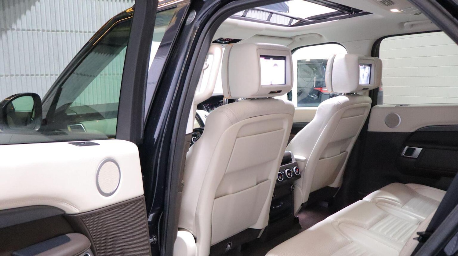 Used Land Rover Discovery 2018 for sale - 77968673: Photo 86