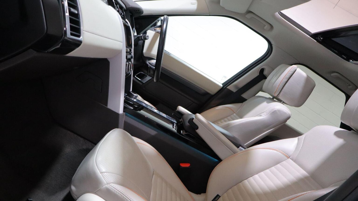 Used Land Rover Discovery 2018 for sale - 77968673: Photo 88