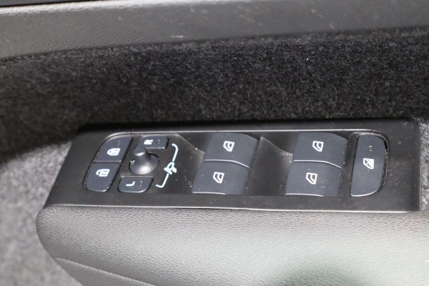 Used Volvo XC40 2021 for sale - 76262984: Photo 43