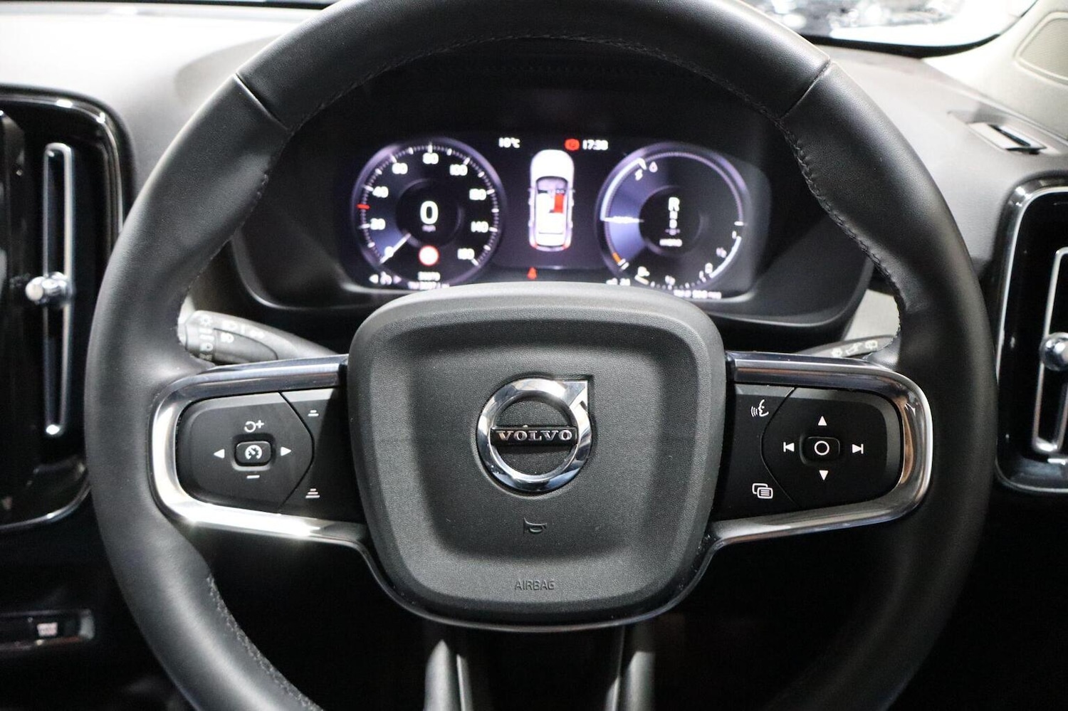 Used Volvo XC40 2021 for sale - 76262984: Photo 61