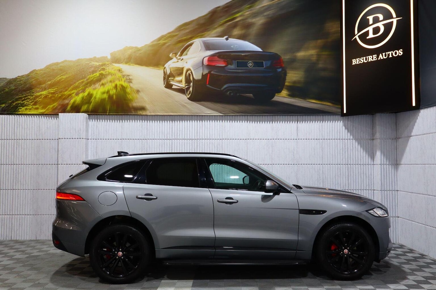 Used Jaguar F-Pace 2020 for sale - 77622469: Photo 4