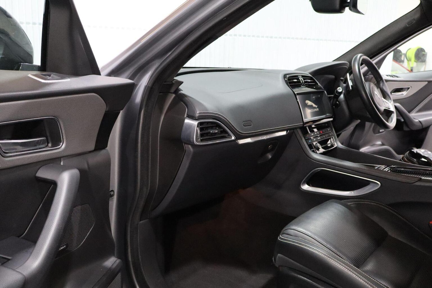 Used Jaguar F-Pace 2020 for sale - 77622469: Photo 44