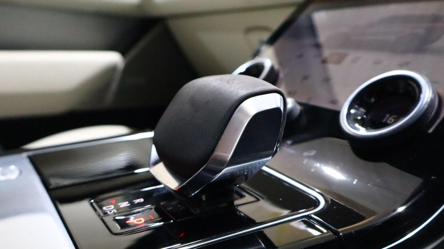 Used Land Rover Range Rover Velar 2021 for sale - 78135019: Photo 12