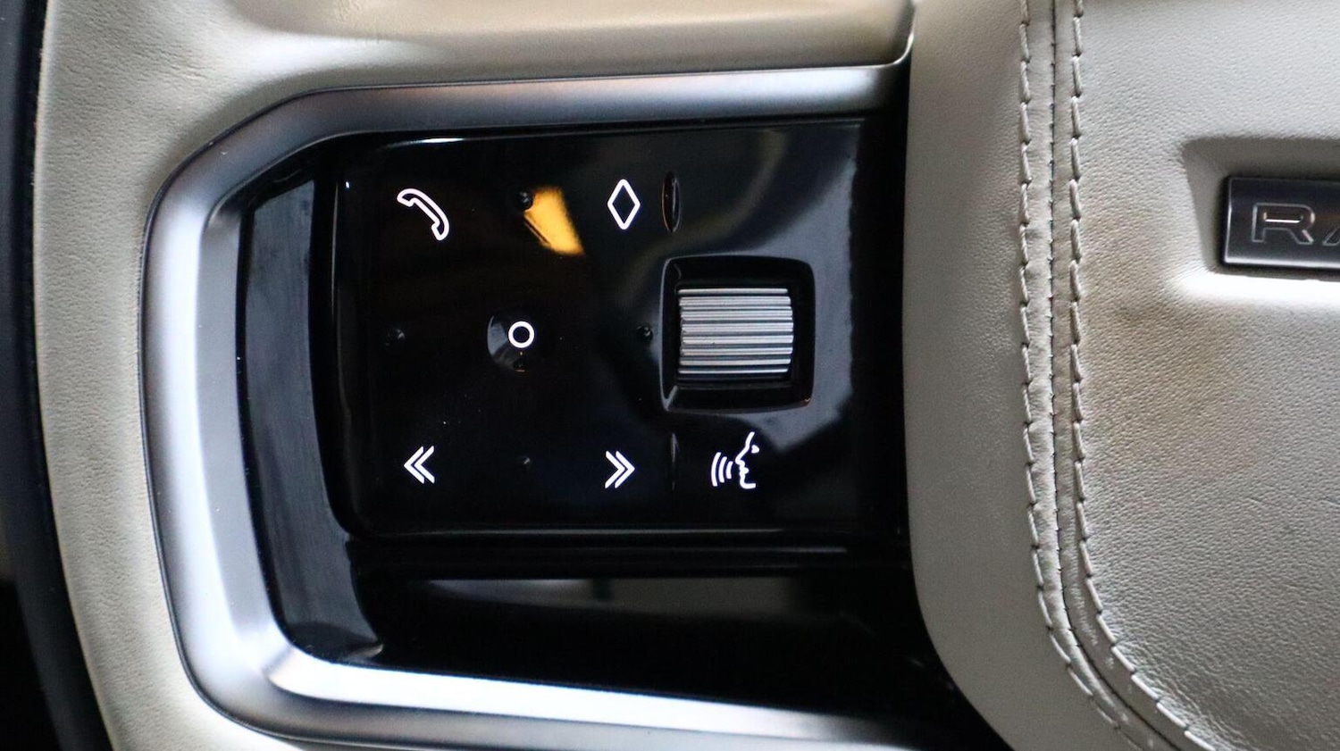 Used Land Rover Range Rover Velar 2021 for sale - 78135019: Photo 9