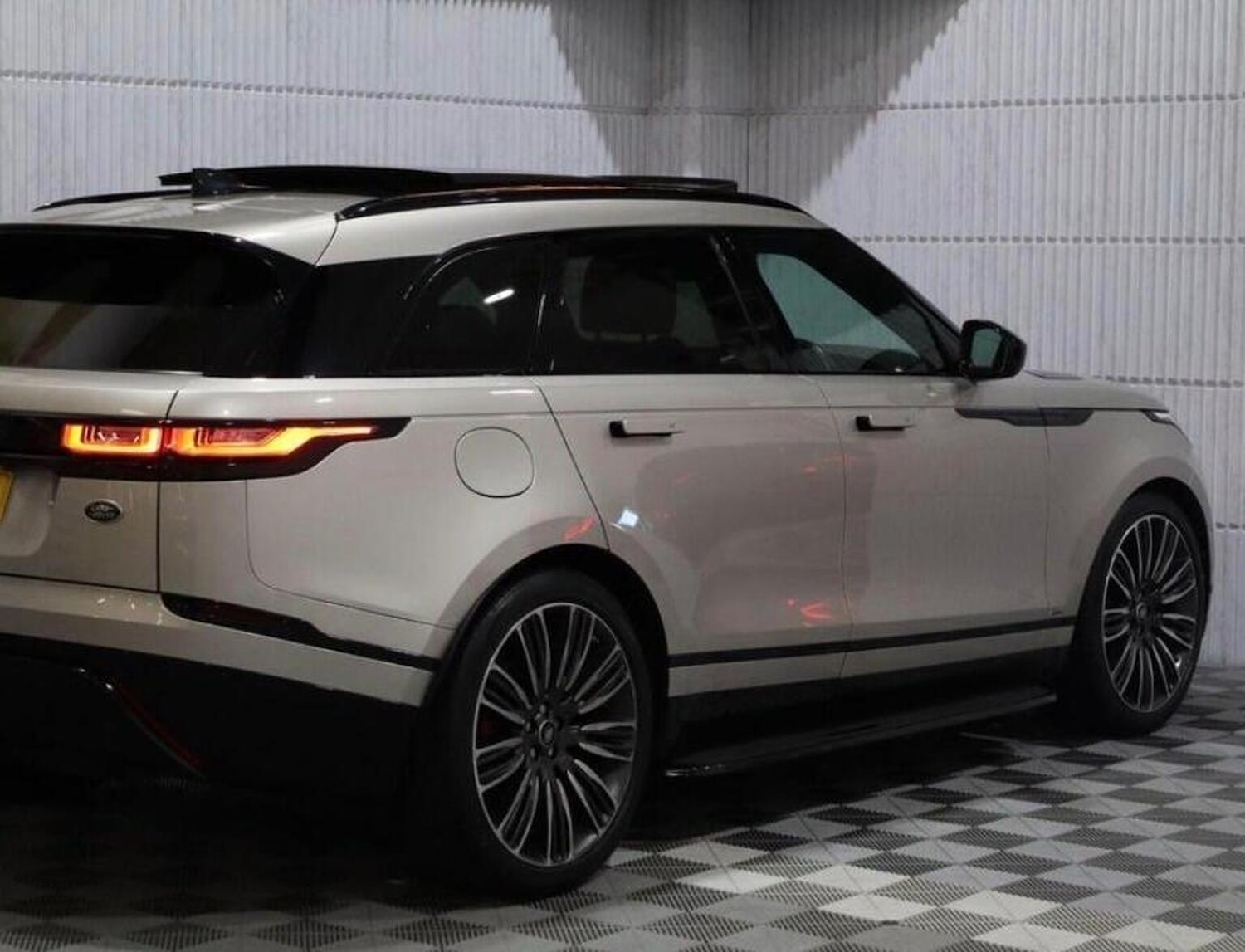 Used Land Rover Range Rover Velar 2020 for sale - 77385204: Photo 15