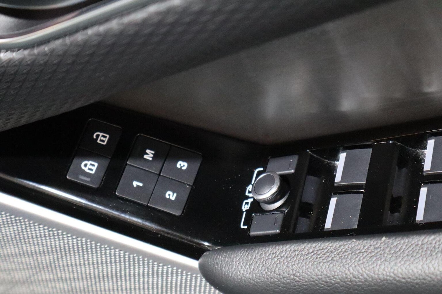 Used Land Rover Range Rover Velar 2021 for sale - 77189393: Photo 65