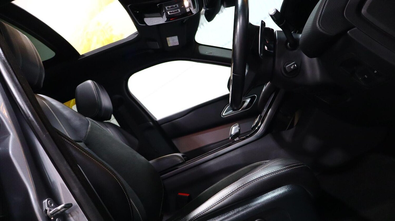 Used Land Rover Range Rover Velar 2021 for sale - 77189393: Photo 99