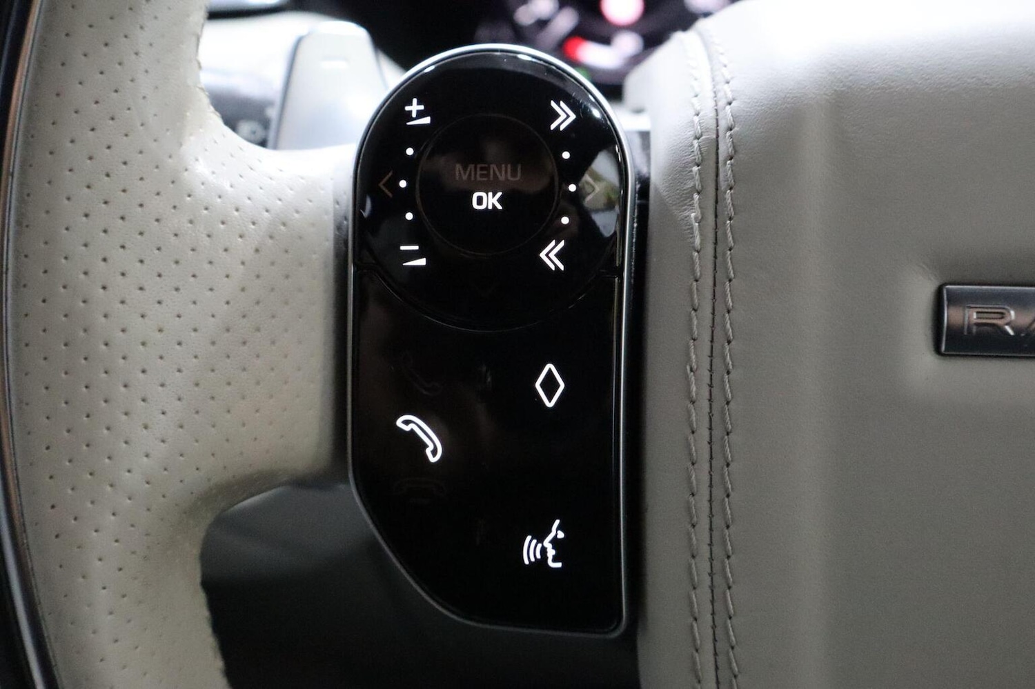 Used Land Rover Range Rover Velar 2019 for sale - 76666085: Photo 11