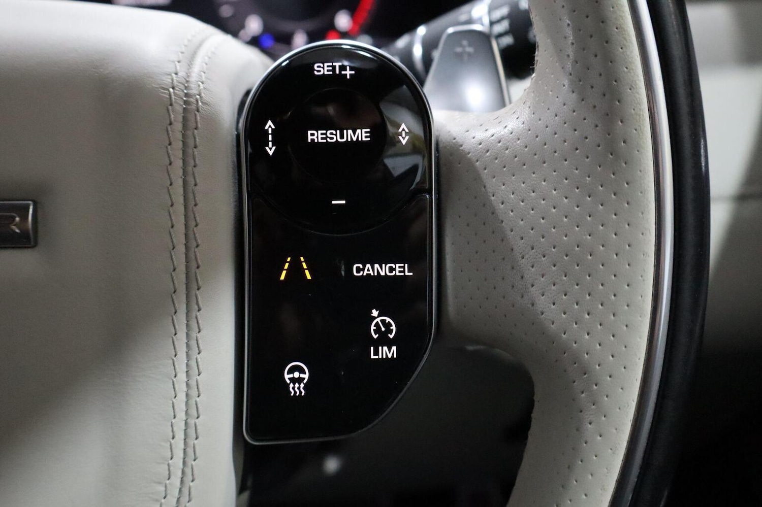 Used Land Rover Range Rover Velar 2019 for sale - 76666085: Photo 12