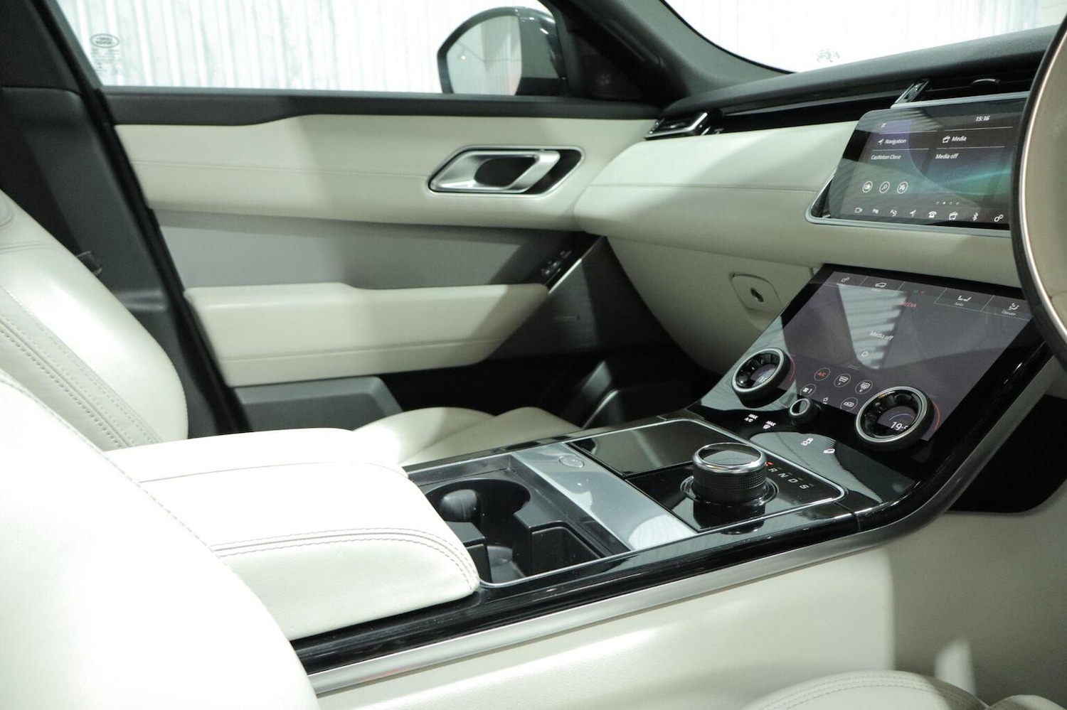 Used Land Rover Range Rover Velar 2019 for sale - 76666085: Photo 28